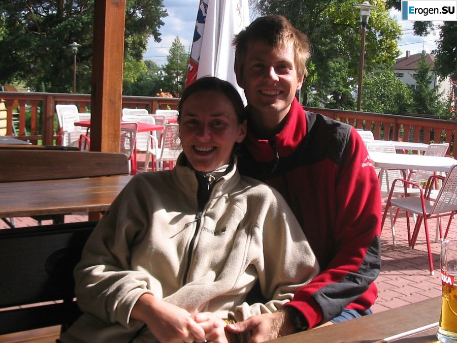 A young student at the cottage is exposed at the request of a guy. Photo 6