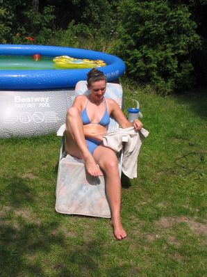 A young student at the cottage is exposed at the request of a guy. Thumb 31