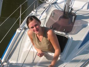 A young student at the cottage is exposed at the request of a guy. Thumb 9