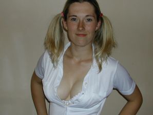 A blonde with a thin waist poses in front of her husband in the car and at home. Thumb 28