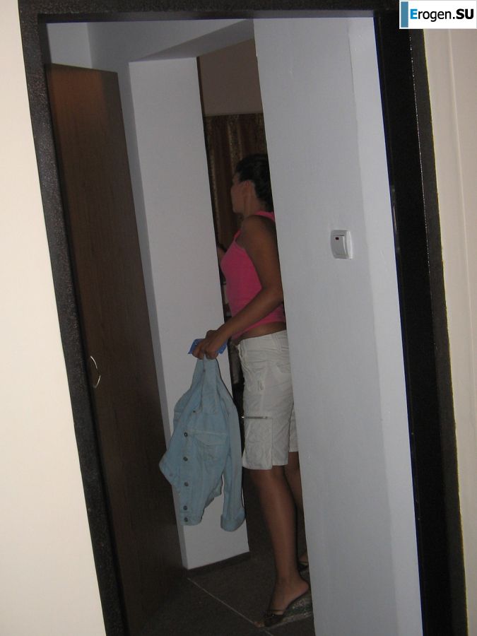 Seductive Latina poses naked on vacation in front of a guy. Part 2. Photo 14