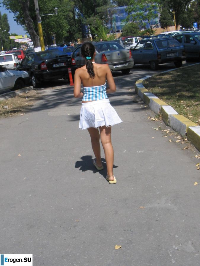 Seductive Latina poses naked on vacation in front of a guy. Part 2. Photo 17