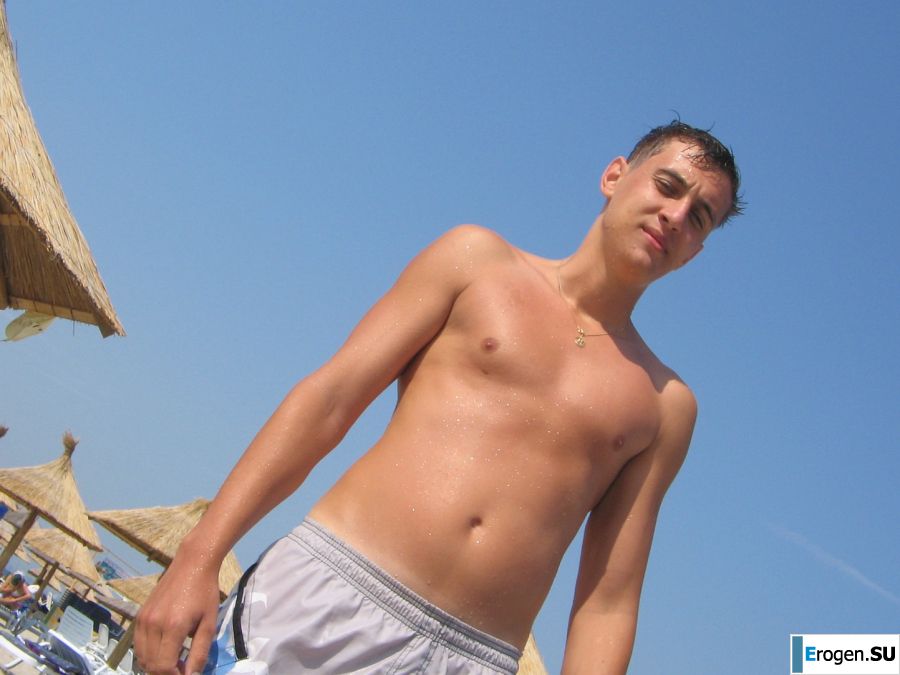 Seductive Latina poses naked on vacation in front of a guy. Part 2. Photo 30