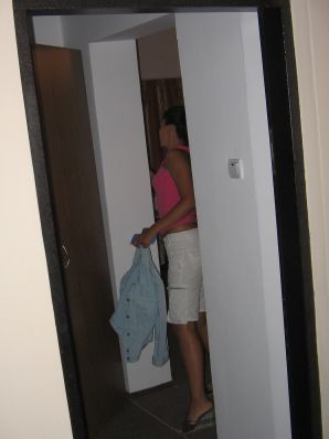 Seductive Latina poses naked on vacation in front of a guy. Part 2. Thumb 14