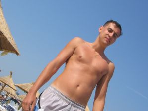 Seductive Latina poses naked on vacation in front of a guy. Part 2. Thumb 30