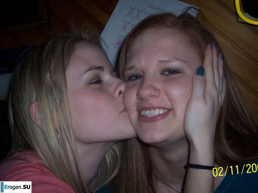 A young girl pleases herself with a finger and a pink vibrator. Photo 21