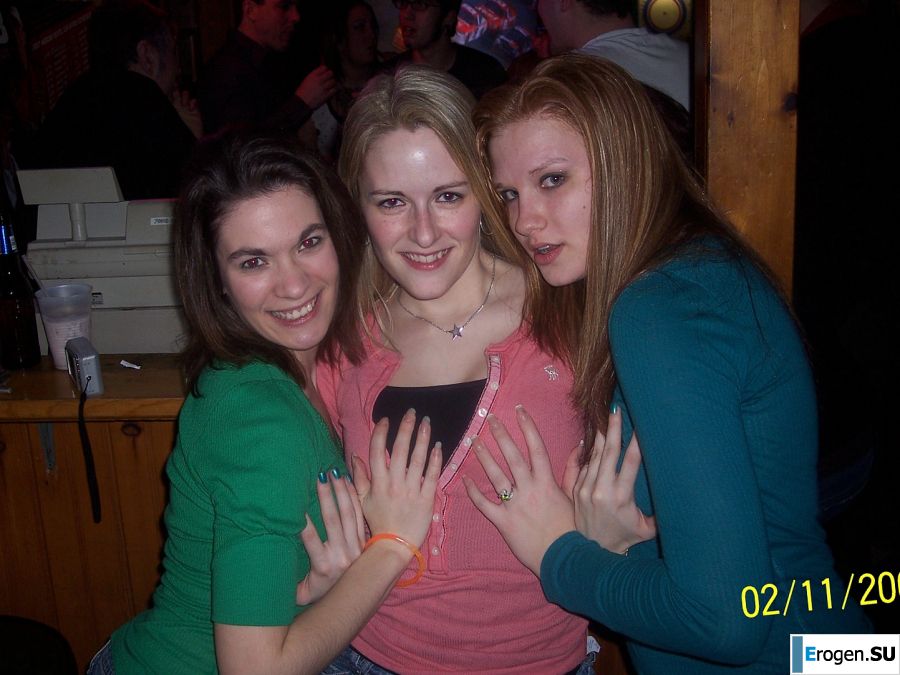 A young girl pleases herself with a finger and a pink vibrator. Photo 31