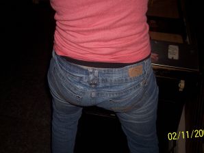 A young girl pleases herself with a finger and a pink vibrator. Thumb 27