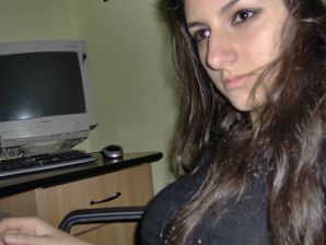 Oriental beauty shows the ass in clothes and without. Thumb 16