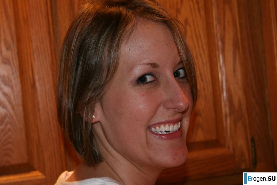 The young wife undressed and showed her fluffy and small tits. Photo 13