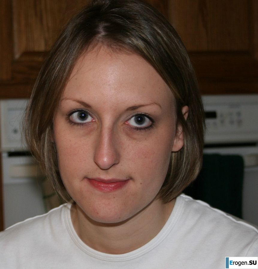 The young wife undressed and showed her fluffy and small tits. Photo 19