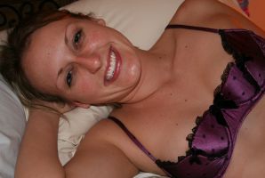 The young wife undressed and showed her fluffy and small tits. Thumb 15