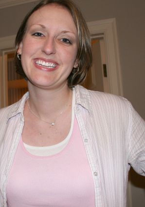 The young wife undressed and showed her fluffy and small tits. Thumb 7