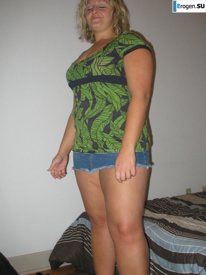 A blonde with curvaceous forms showed a peasant boobs and not only. Part 3. Photo 17