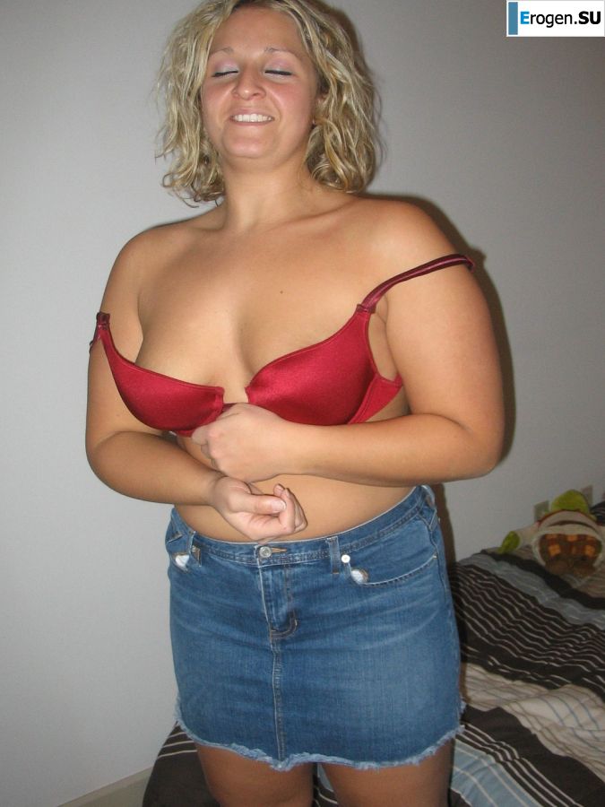 A blonde with curvaceous forms showed a peasant boobs and not only. Part 3. Photo 21