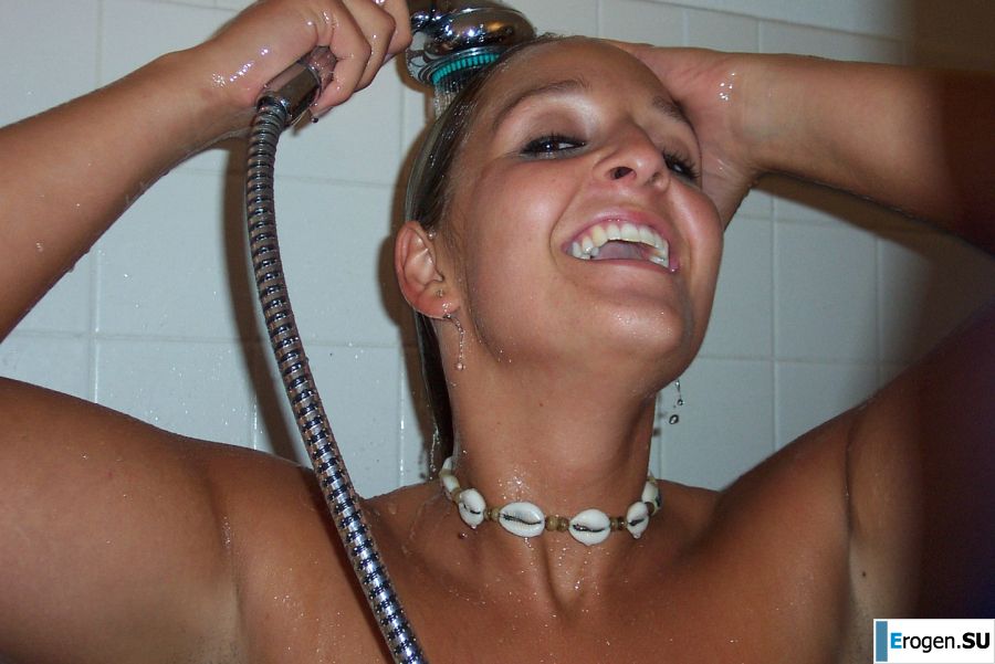 A blonde with curvaceous forms showed a peasant boobs and not only. Part 3. Photo 9