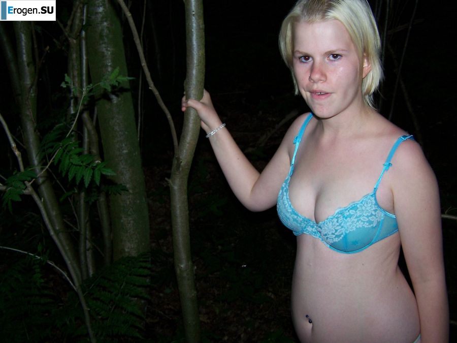 Appetizing magnificent blonde spread her legs right on the grass. Part 2. Photo 32