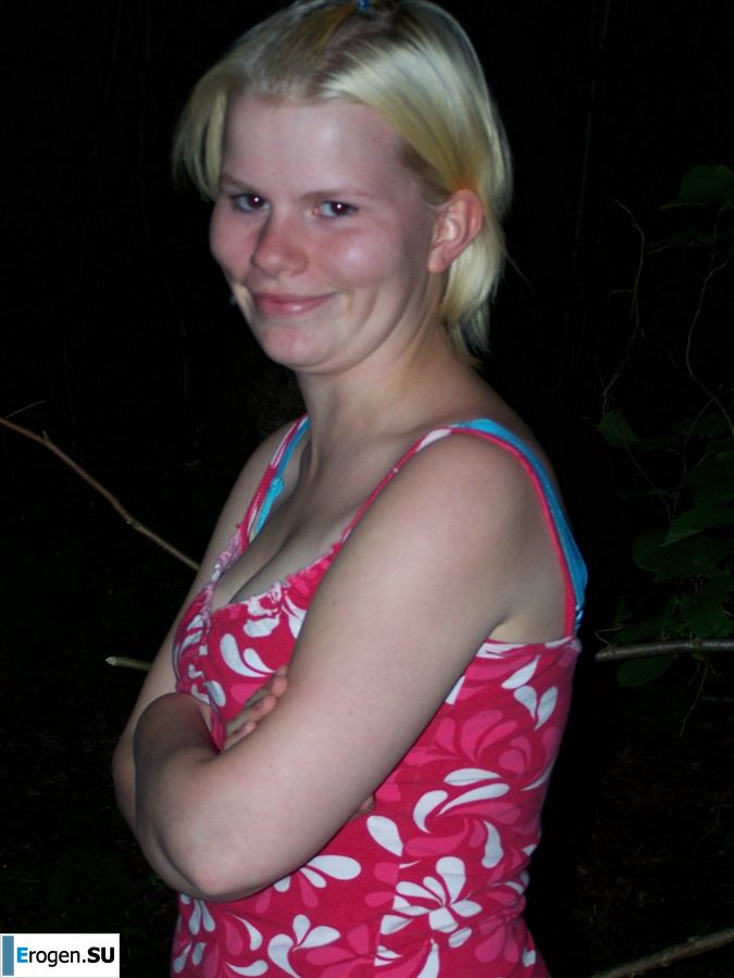 Appetizing magnificent blonde spread her legs right on the grass. Part 2. Photo 33