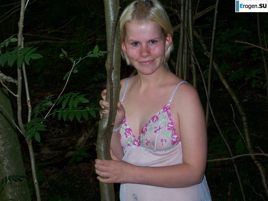 Appetizing magnificent blonde spread her legs right on the grass. Part 2. Photo 9