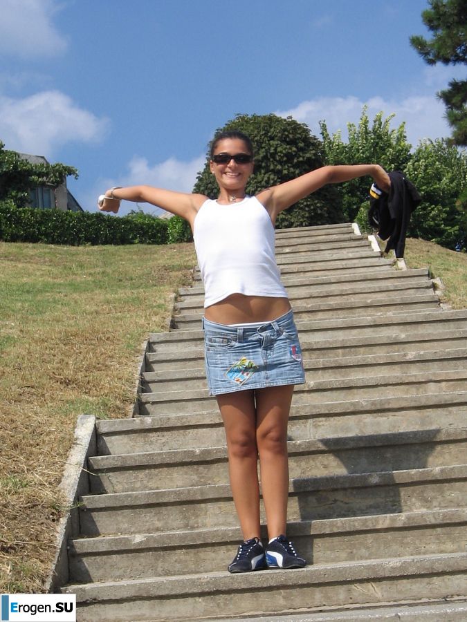 Seductive Latina poses naked on vacation in front of a guy. Part 3. Photo 25