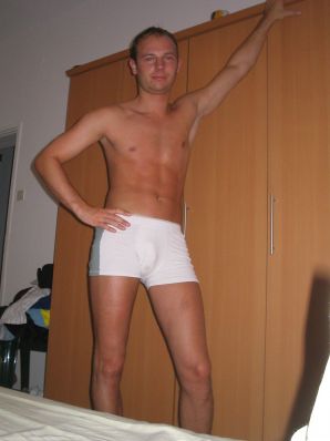 A young blonde in stockings spreads her legs on the sofa. Thumb 40