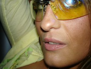 Mature chick spreads her legs and fingering nipples. Thumb 23