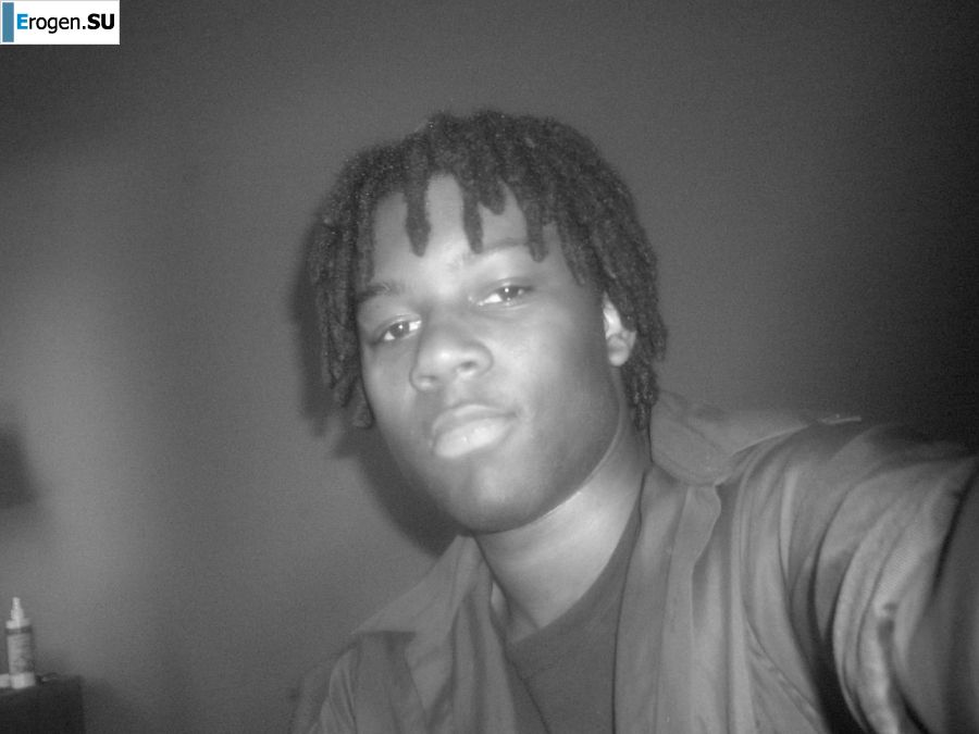 Sexy mulatto with neat breasts bared her ass. Photo 7