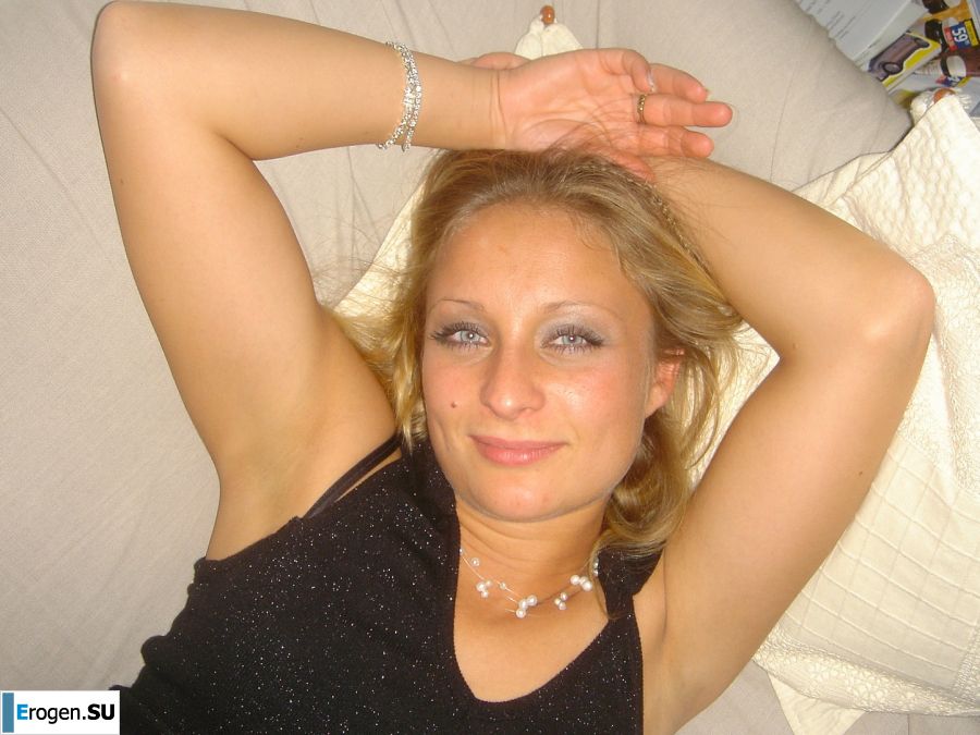 Cute blonde in pink panties showed tight boobs. Part 4. Photo 13