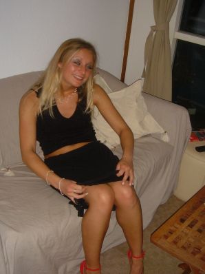 Cute blonde in pink panties showed tight boobs. Part 4. Thumb 5