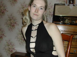 A blonde with a thin waist poses in front of her husband in the car and at home. Part 3. Thumb 10