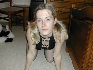 A blonde with a thin waist poses in front of her husband in the car and at home. Part 3. Thumb 12