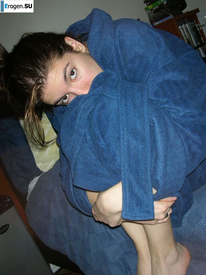 A young woman in red drank and undressed on camera. Part 2. Photo 28