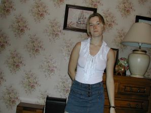 A blonde with a thin waist poses in front of her husband in the car and at home. Part 4. Thumb 6