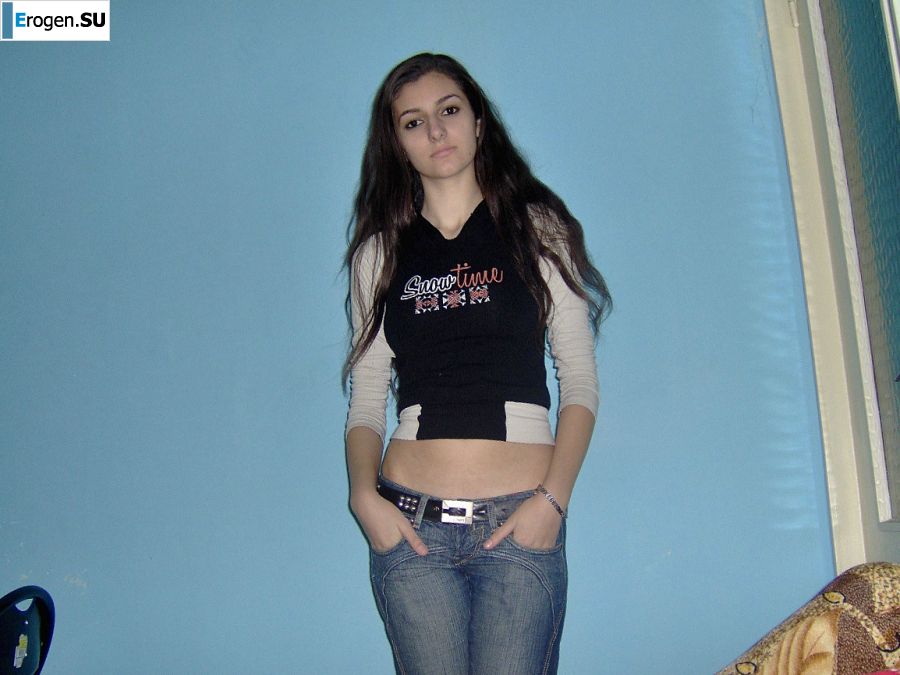 Oriental beauty shows the ass in clothes and without. Part 2. Photo 12