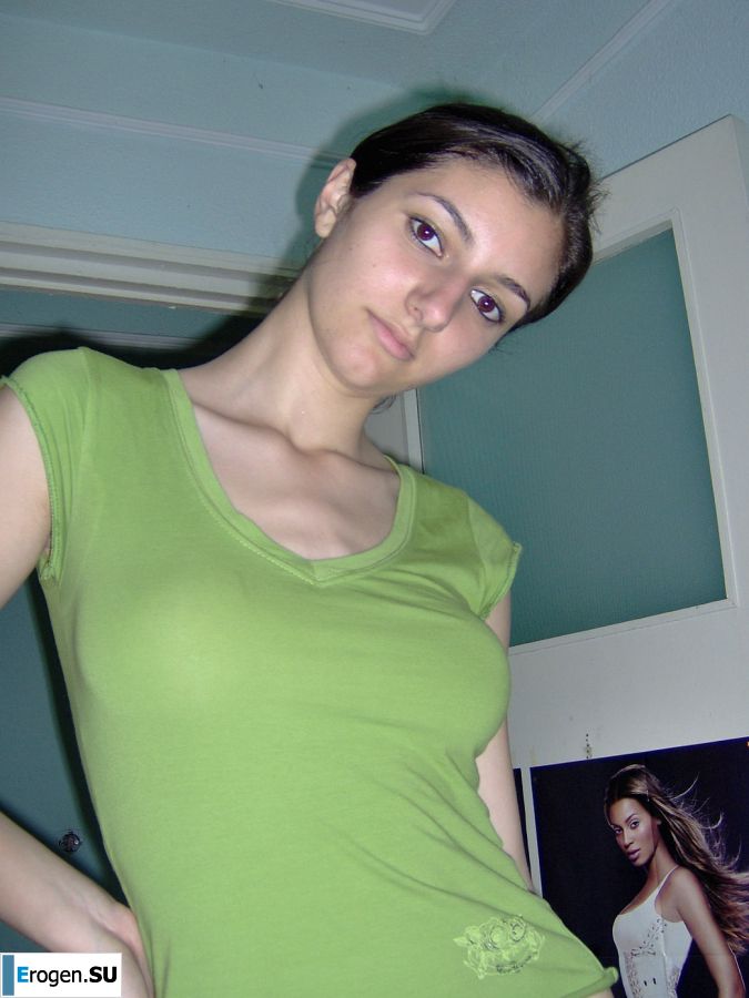 Oriental beauty shows the ass in clothes and without. Part 2. Photo 22