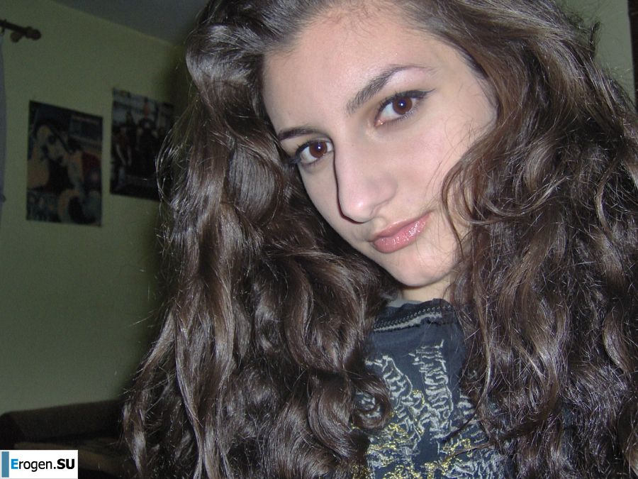 Oriental beauty shows the ass in clothes and without. Part 2. Photo 33