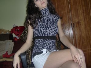 Oriental beauty shows the ass in clothes and without. Part 2. Thumb 38