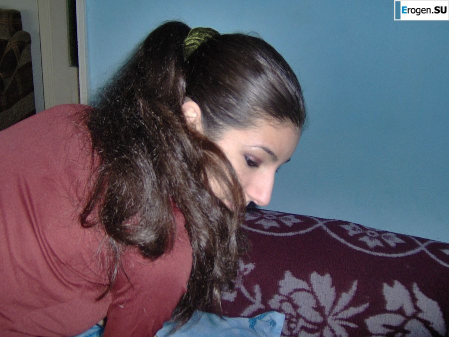 Charming chernovlaska makes a boner to her boyfriend. Photo 11