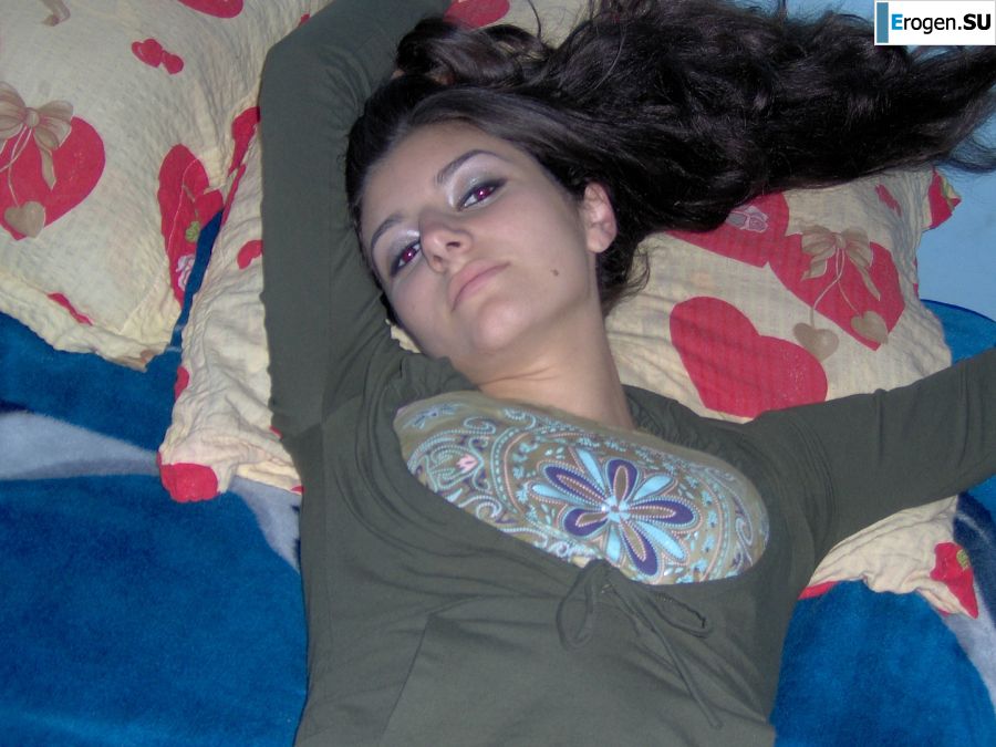 Charming chernovlaska makes a boner to her boyfriend. Photo 14