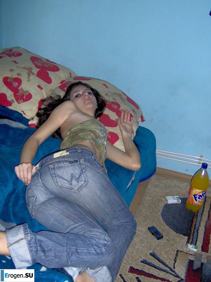 Charming chernovlaska makes a boner to her boyfriend. Photo 15