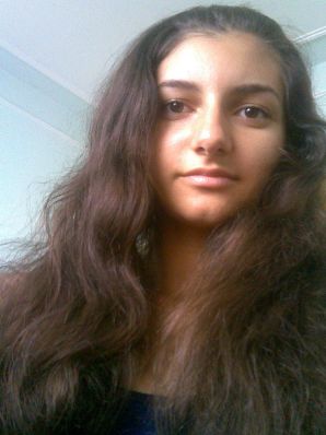 Charming chernovlaska makes a boner to her boyfriend. Thumb 1