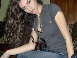 Charming chernovlaska makes a boner to her boyfriend. Thumb 25