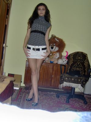 Charming chernovlaska makes a boner to her boyfriend. Thumb 34