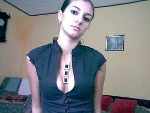 Charming chernovlaska makes a boner to her boyfriend. Thumb 37