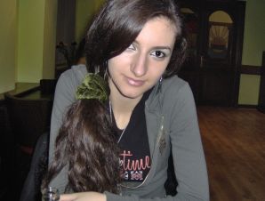 Charming chernovlaska makes a boner to her boyfriend. Thumb 9