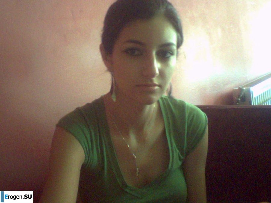 Oriental beauty shows the ass in clothes and without. Part 4. Photo 39