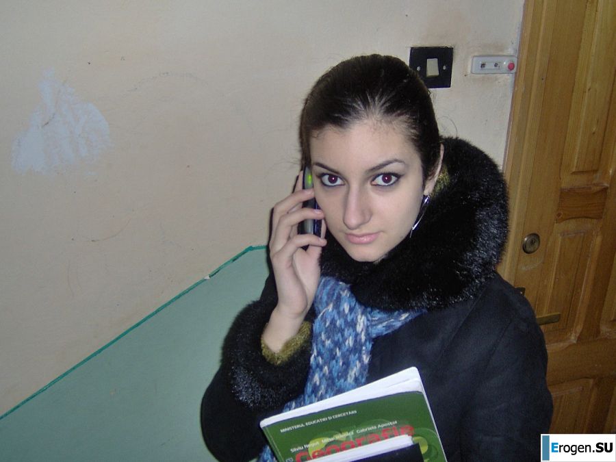 Oriental beauty shows the ass in clothes and without. Part 4. Photo 7