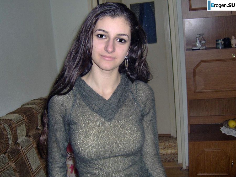 Oriental beauty shows the ass in clothes and without. Part 4. Photo 8