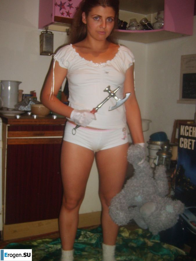 A luxurious lady performs striptease with exquisite lingerie and shows her breasts. Photo 36