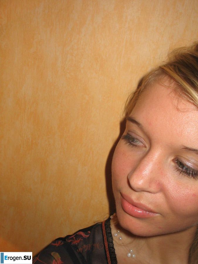 A young blonde in stockings spreads her legs on the couch. Part 2. Photo 26